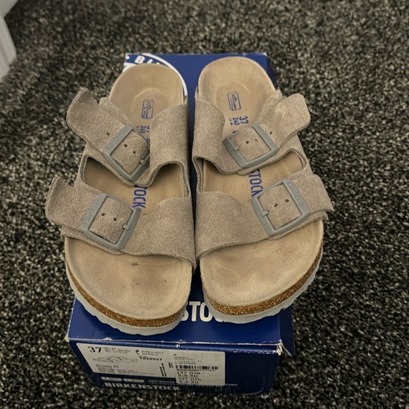 Birkenstock Arizona Sandal - Picture 1 of 4